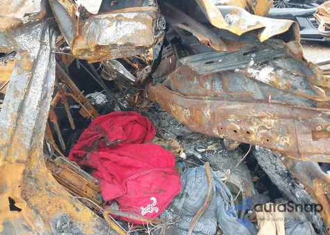 2015 Hyundai Genesis 3.8 из США, поврежденный, VIN KMHGN4JE3FU081168